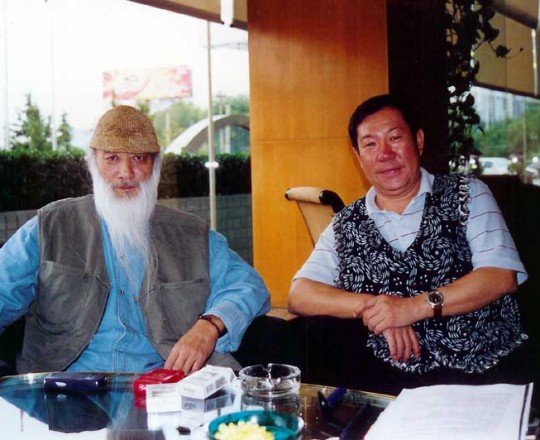 Il Maestro Yang Lin Sheng con il suo amico, il Maestro Yu Cheng Hui, famoso Maestro della spada a due mani e attore famoso